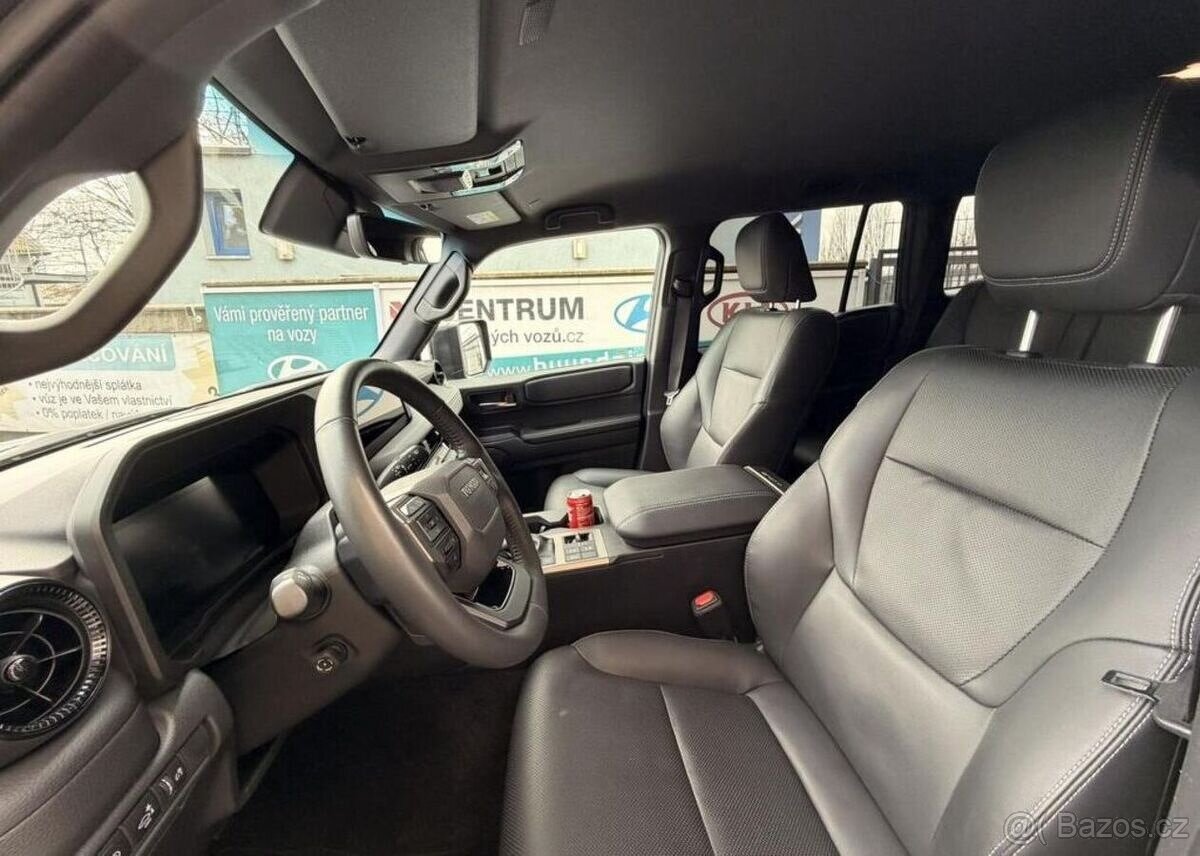 Toyota Land Cruiser 2.8-INVINCIBLE-ZÁRUKA-DPH - 13