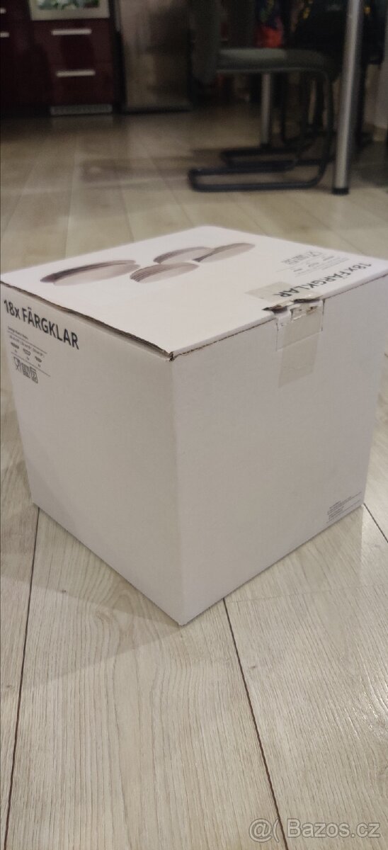 Sada bílých talířů - 13