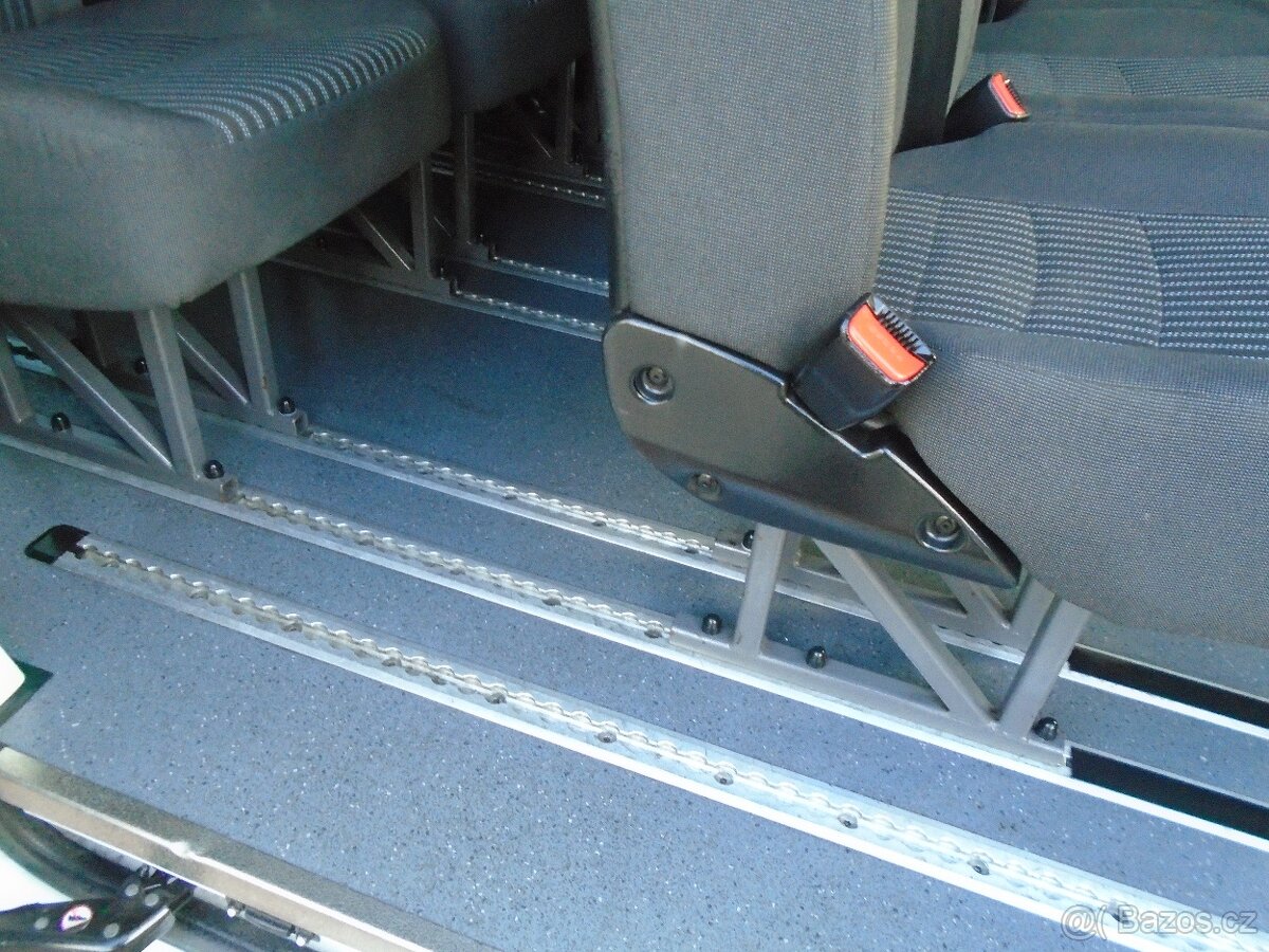 Ford Transit 2.2 TDCi 9 míst BUS L2H2 - 13