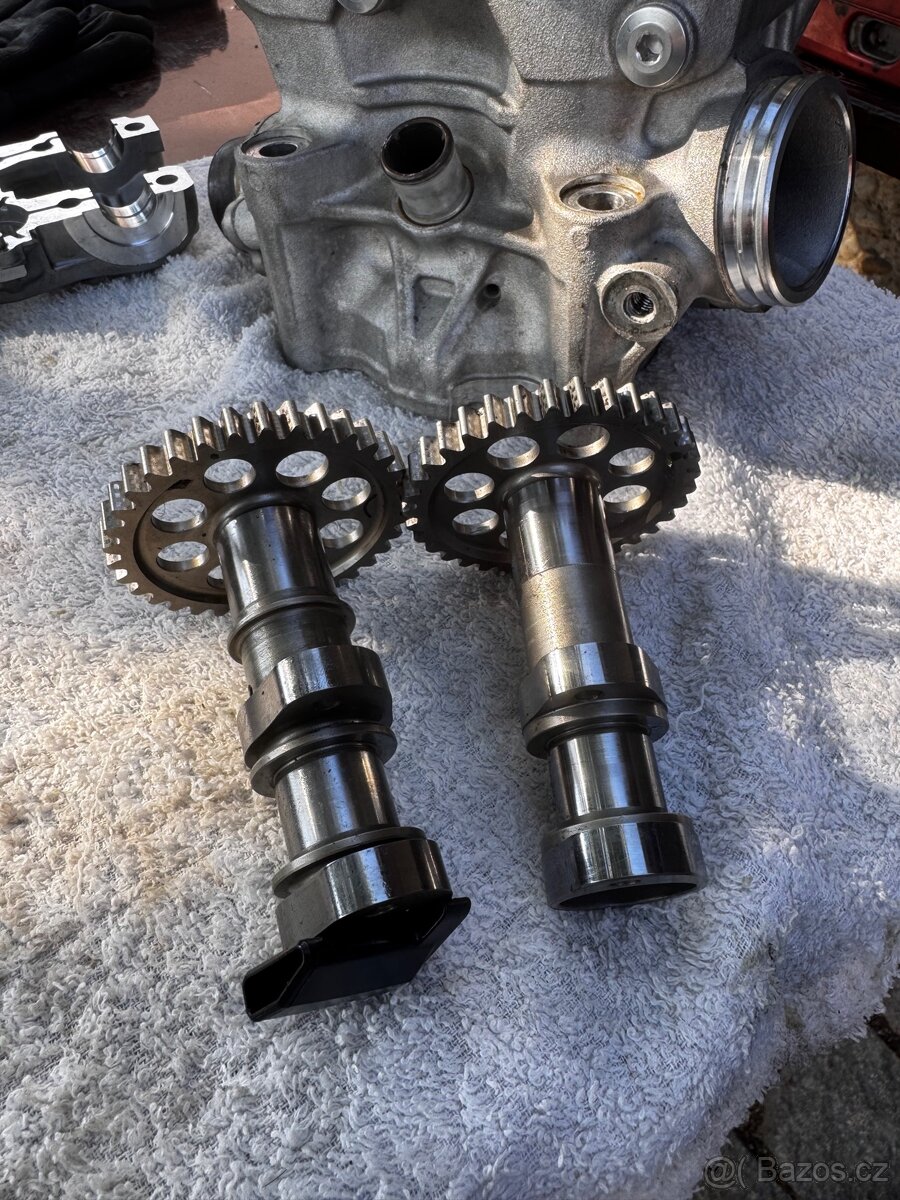 Hlava Husqvarna FC 250 2025 - 13