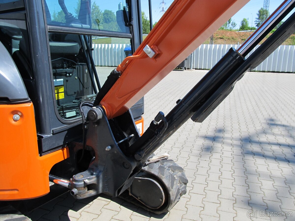 Hitachi ZAXIS 26U - 13