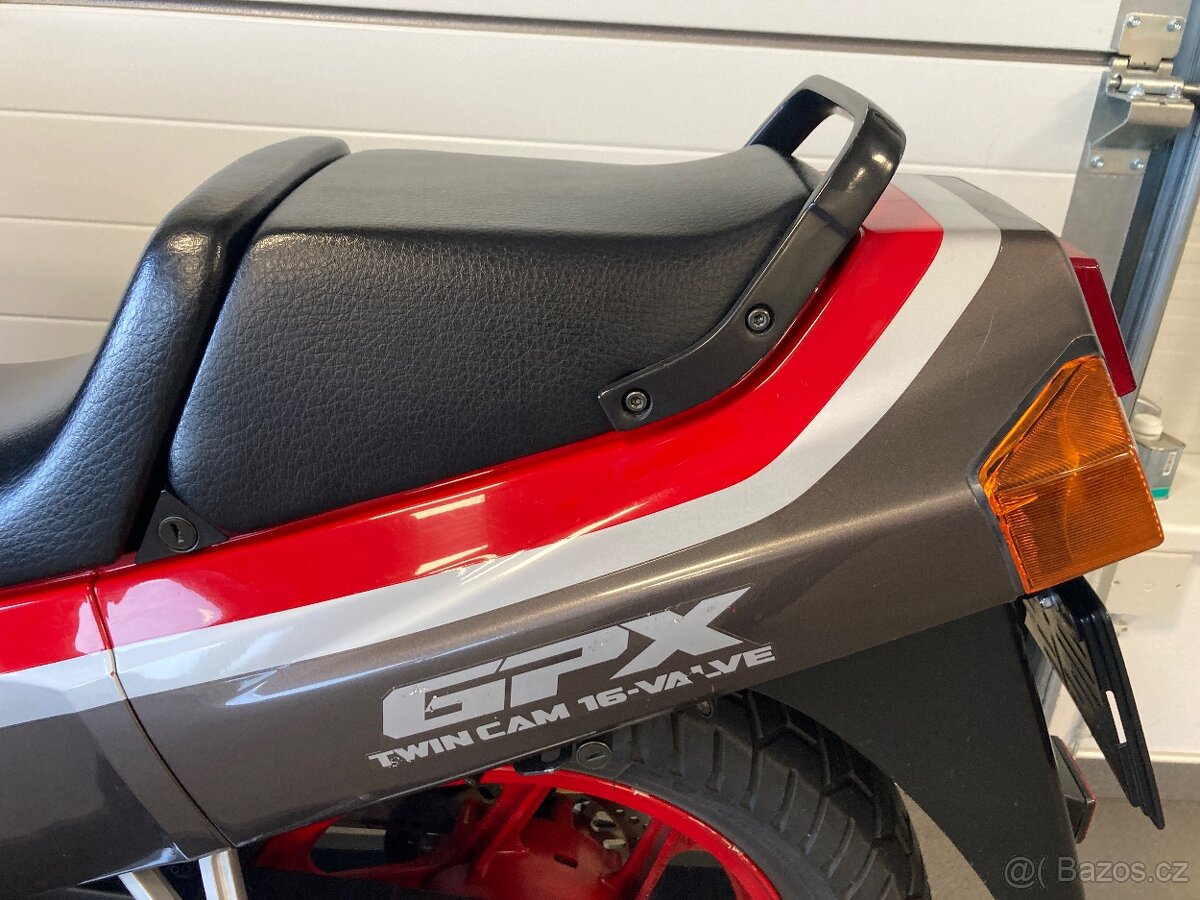 KAWASAKI GPX 600 - 13