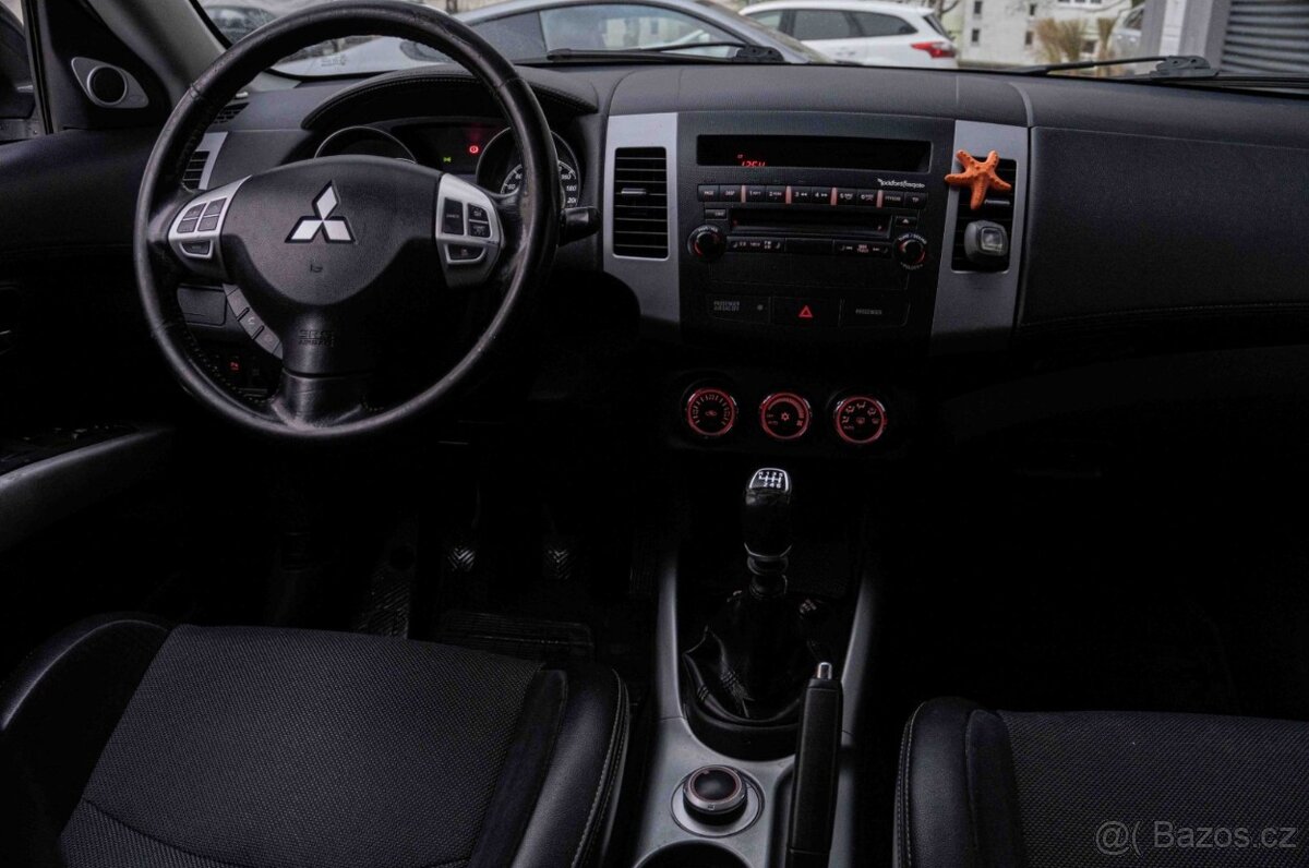 Mitsubishi Outlander 2.2 DI-D - 13