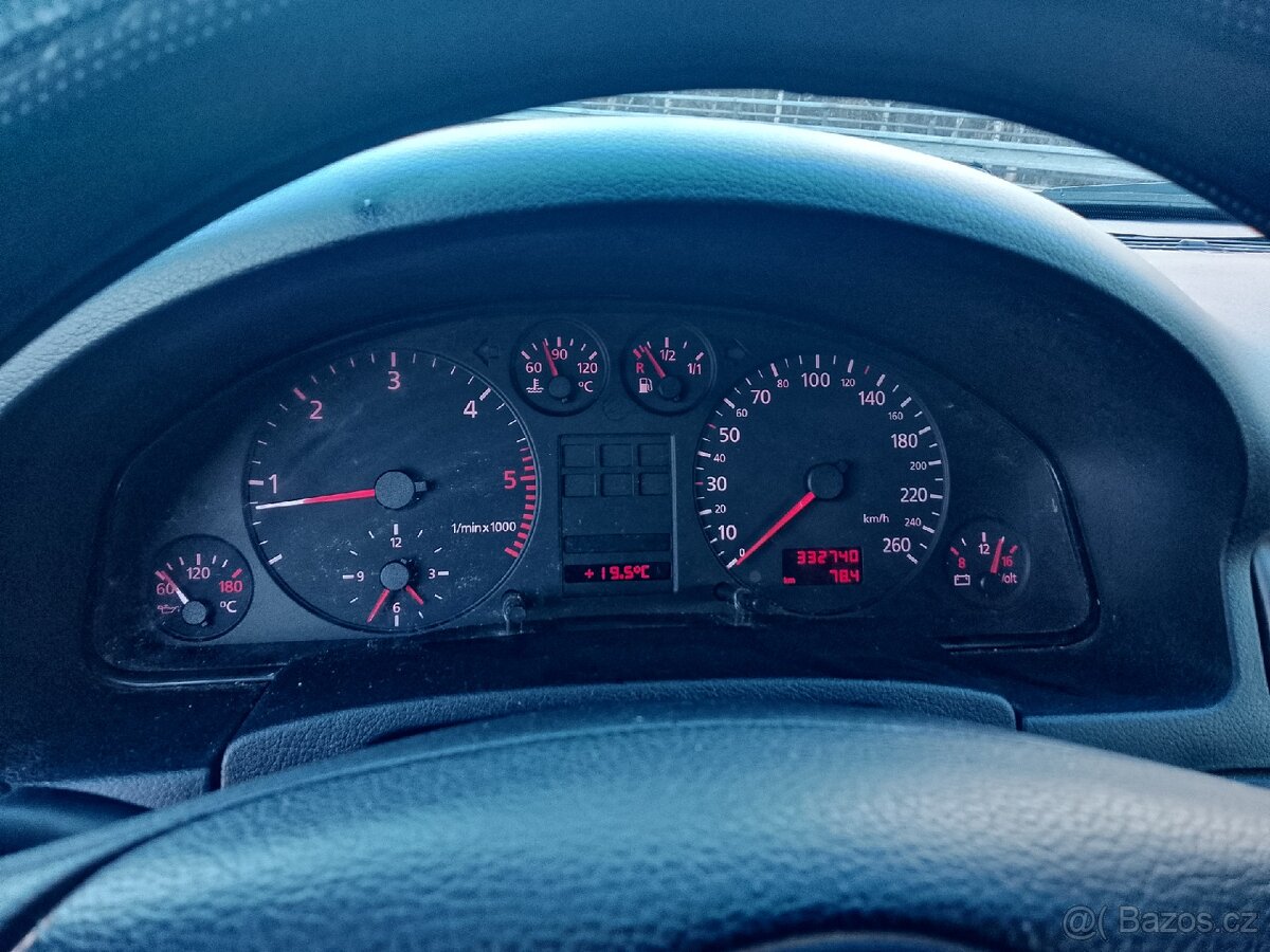 Audi A6 Avant 2.5 TDI quattro, 4x4 - 13