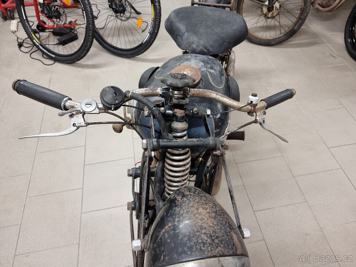 Triumph B200 - 13