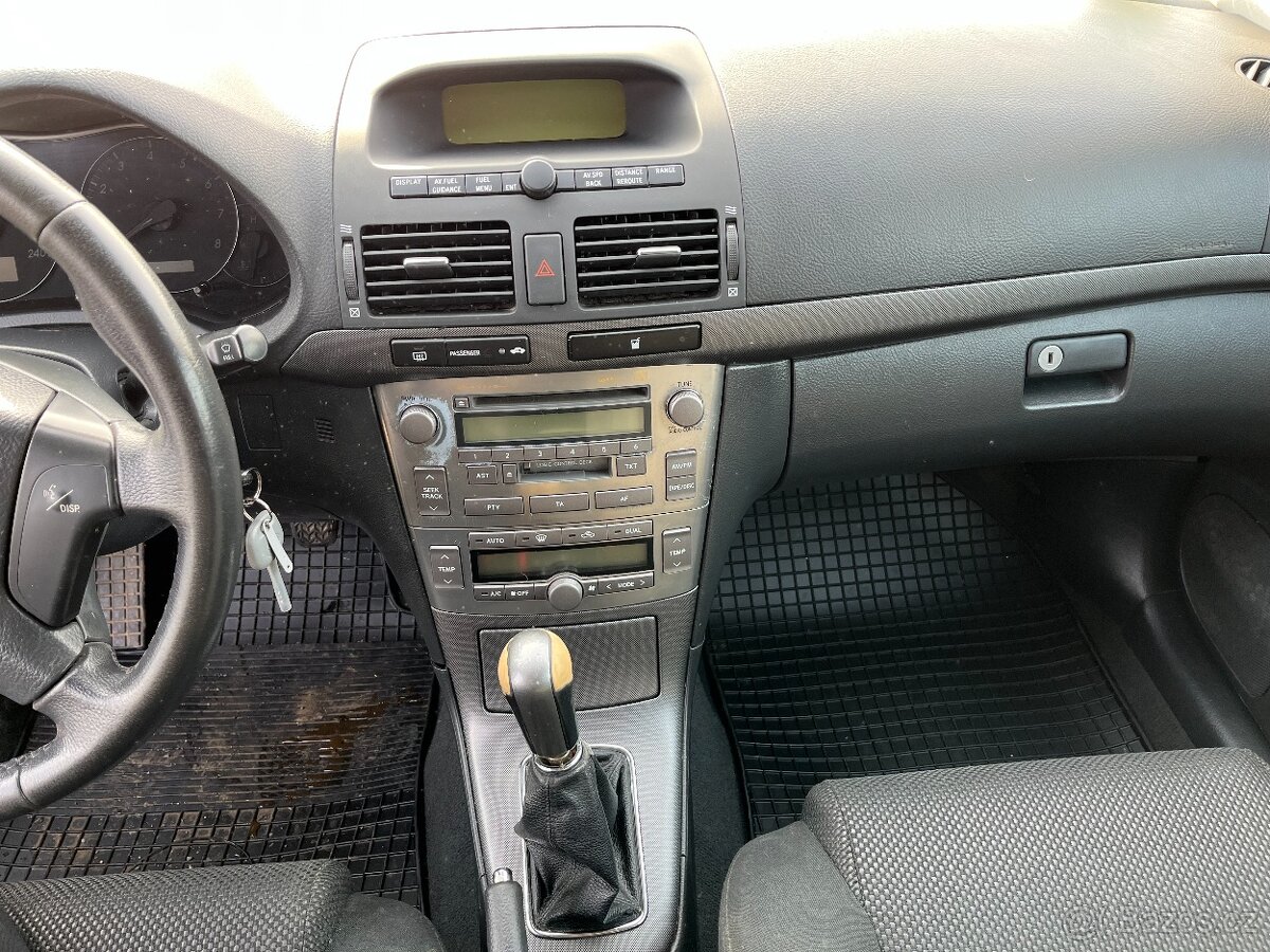 Toyota Avensis 1.8 VVTI - 13