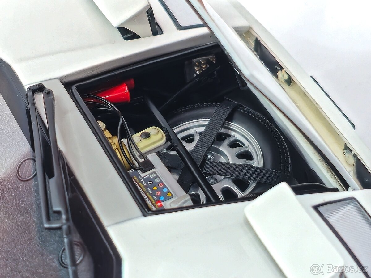 Lamborghini Countach 5000s 1:18 Autoart - 13