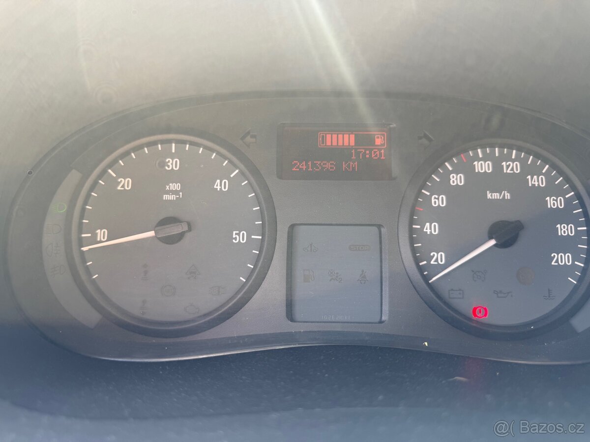 Opel Vivaro 2000ccm - 13