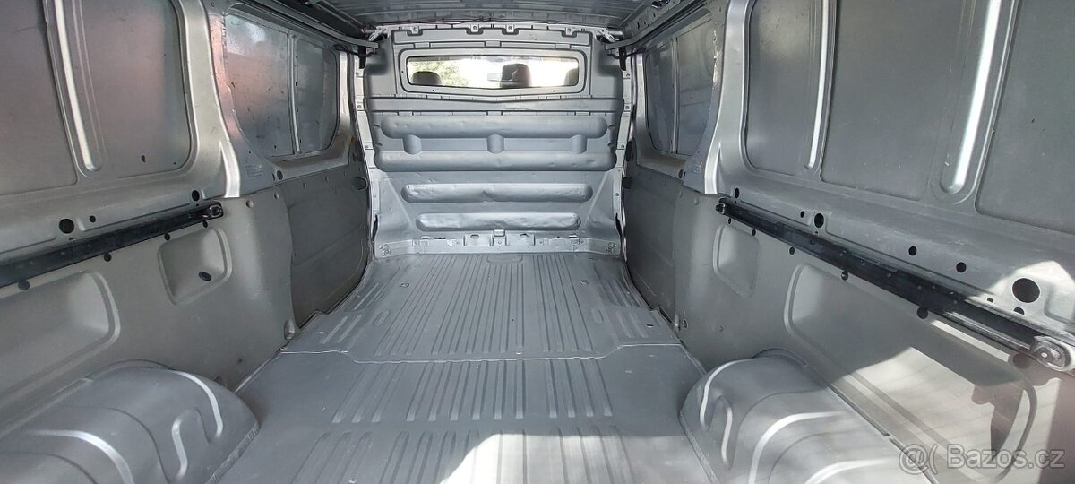Opel Vivaro 2.0CDTI LONG - 13