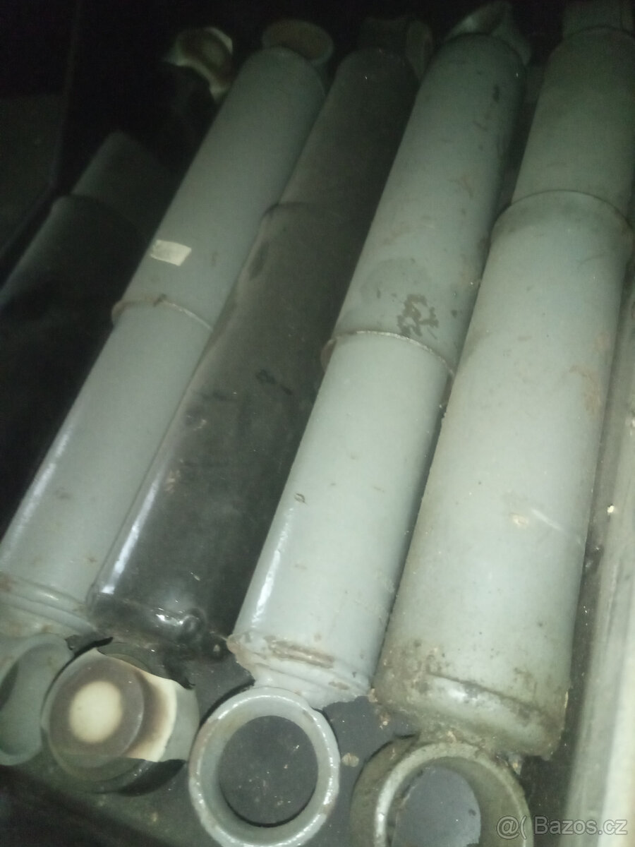 Automoto veteš především Škodovky, Žiguly, Trabanty... - 13