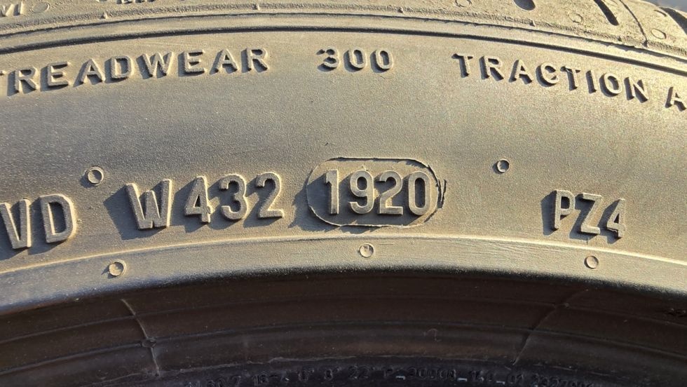 Letní pneu 245/40/18 Pirelli - 13