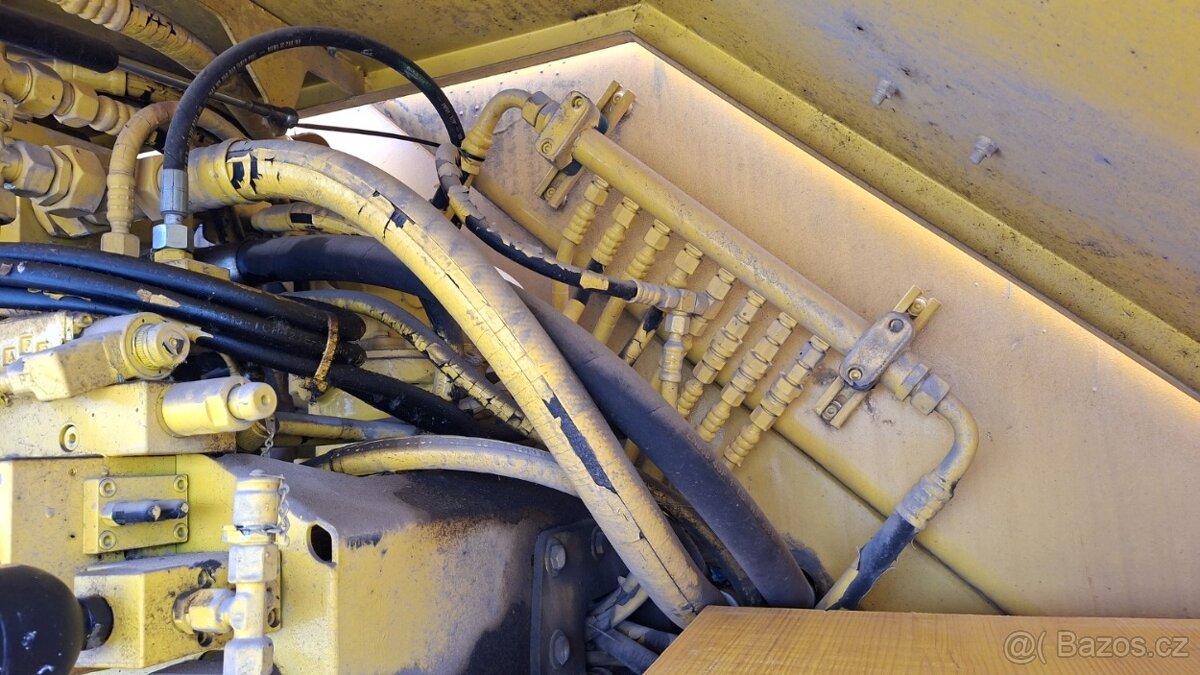 LIEBHERR UTM 625 4X4 - 13