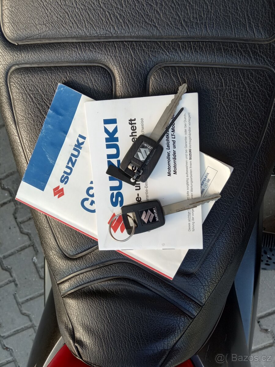 Suzuki GSX 1400 - 13