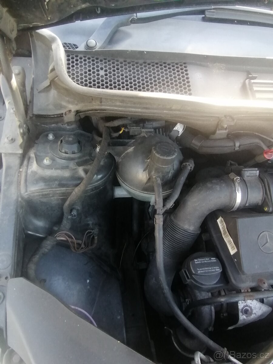 Mercedes B 190 - 13