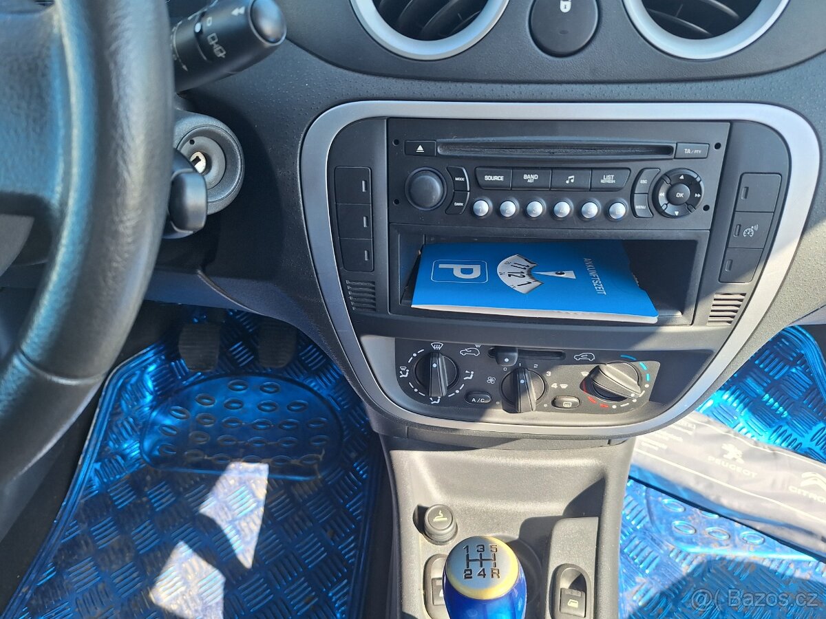 Citroen C2 1.4i, benzín, r. 2007, Najeto 118.150km. - 13