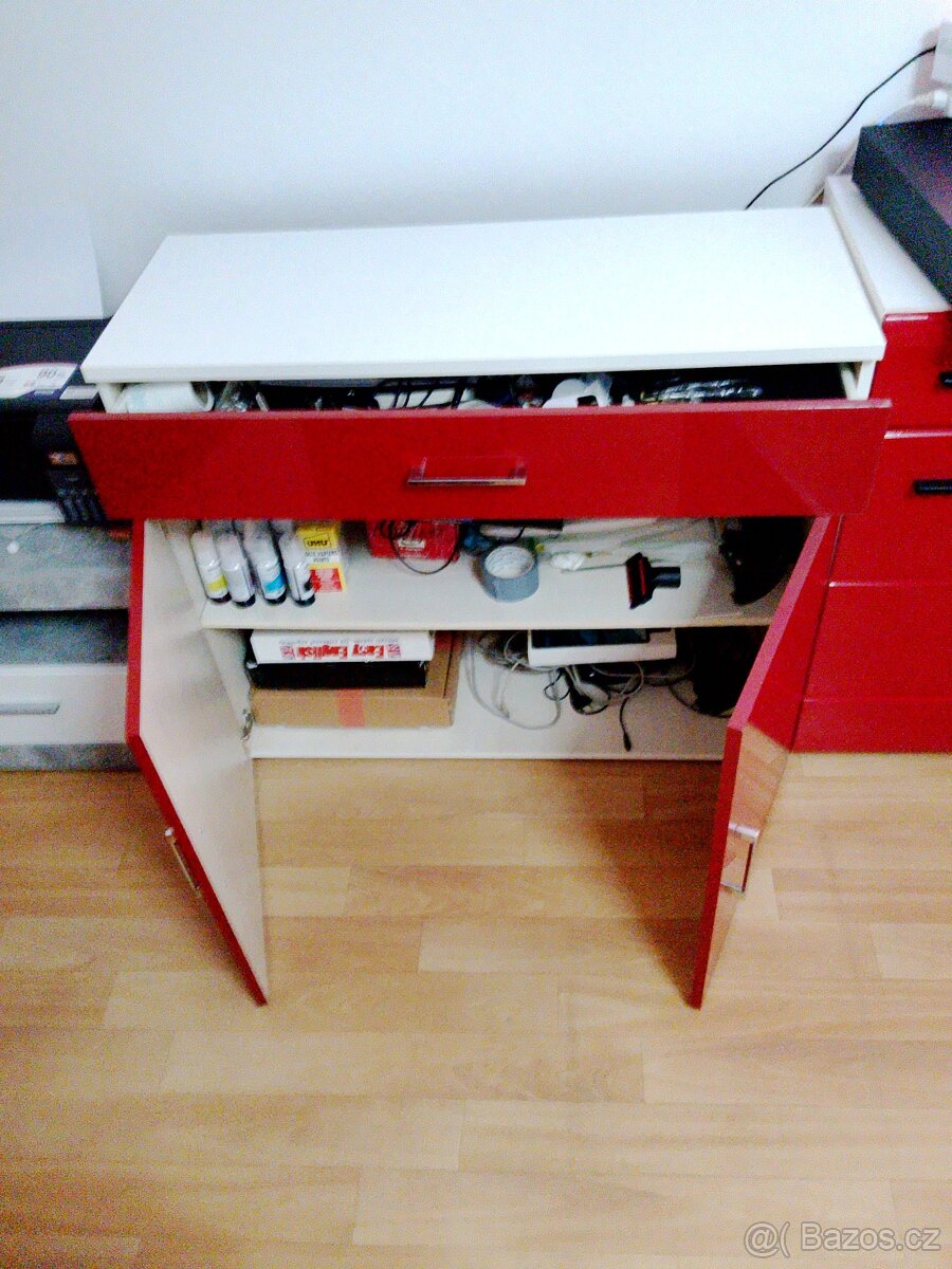 Prodám 2 komody - 13