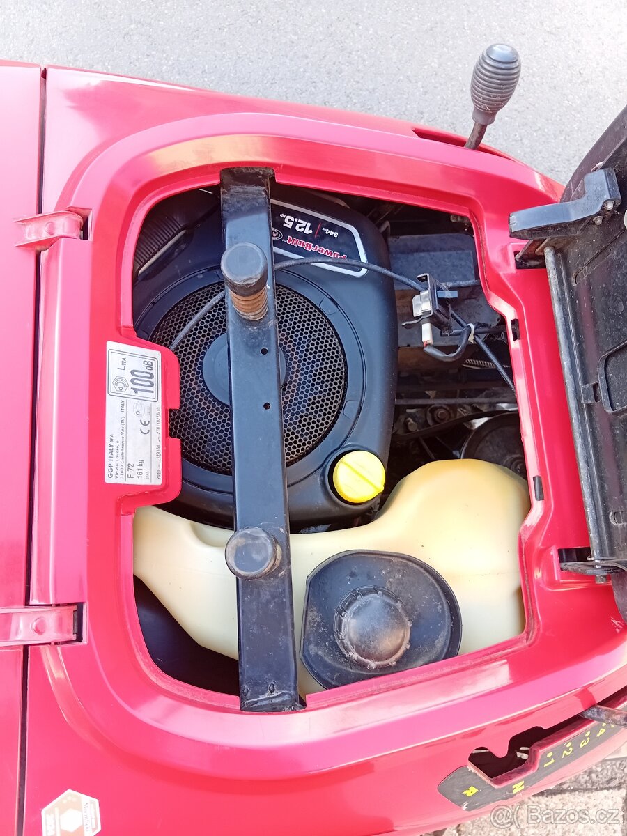 Prodám zahradní traktor Castelgarden XF130 12.5Hp - 13