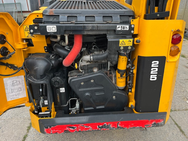 JCB 225 T4 robot - 13