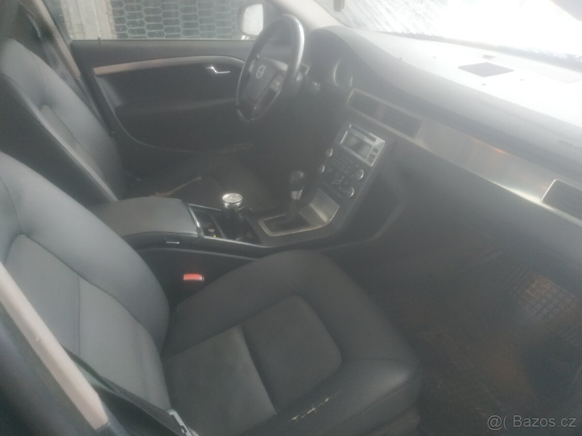 Prodám Volvo S80 D5 151 KW 2010 manuál - 13