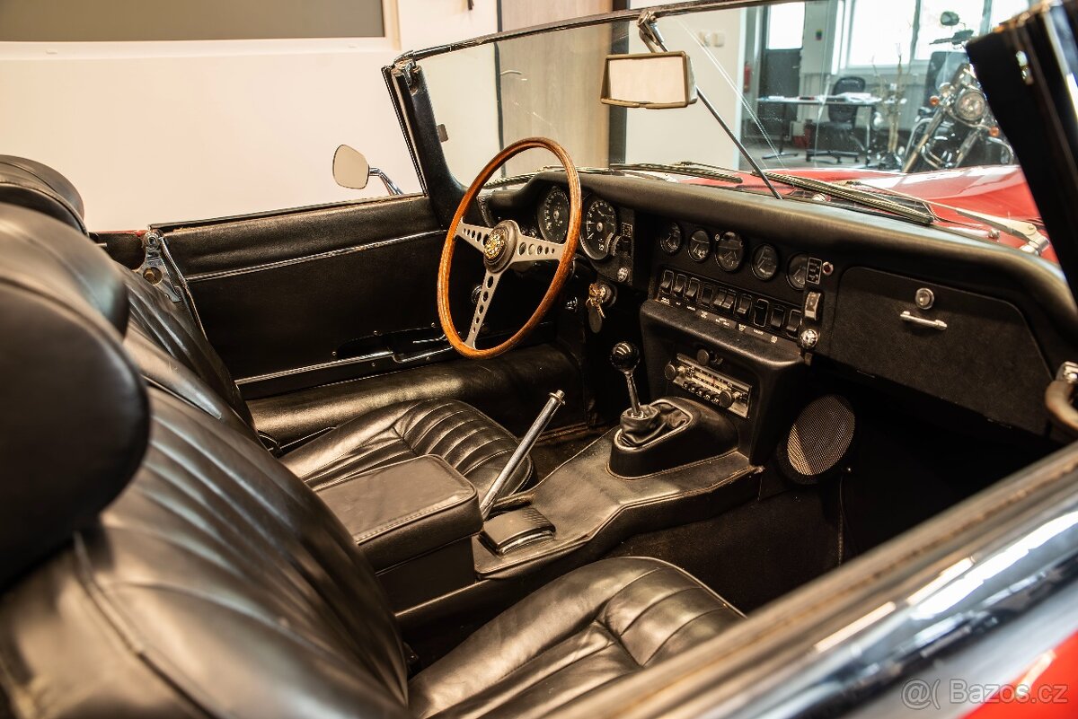 Jaguar E-Type - 13
