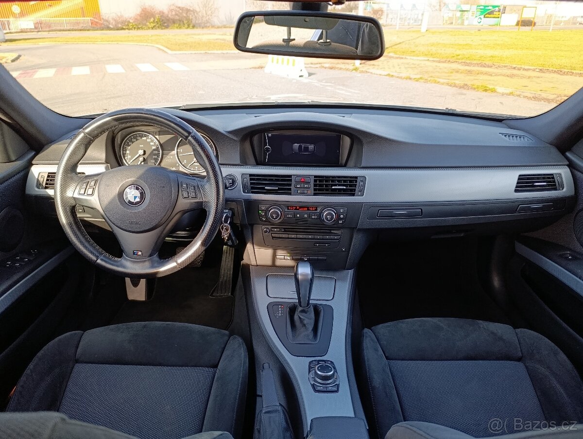 BMW 330d xDRIVE - 13