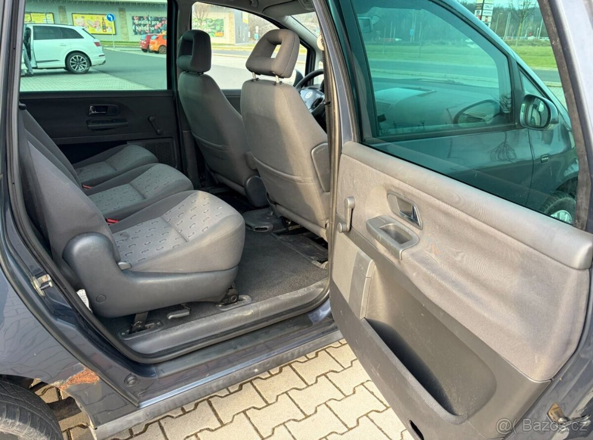 Volkswagen Sharan 1.9 TDi 7 míst - 13