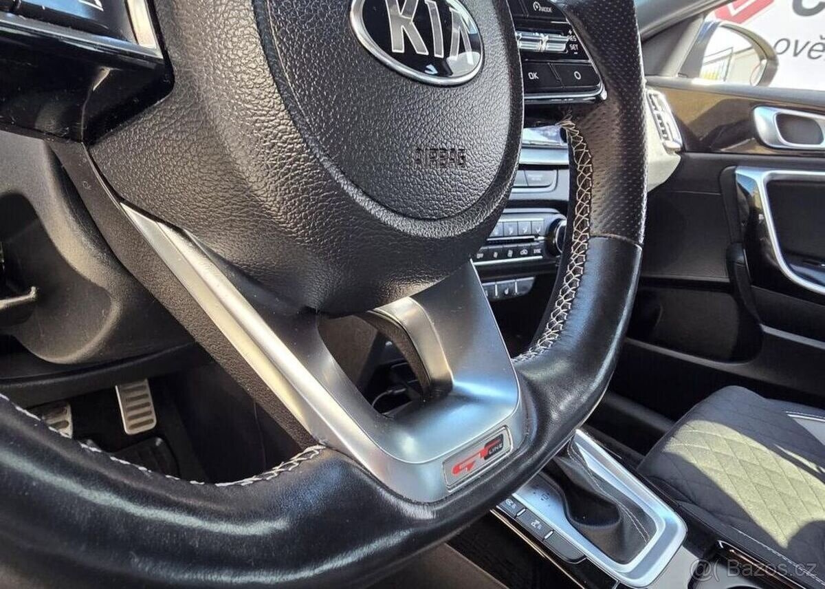 Kia Cee´d 1.6-GT-LINE-AUTOMAT-TAŽNÉ - 13