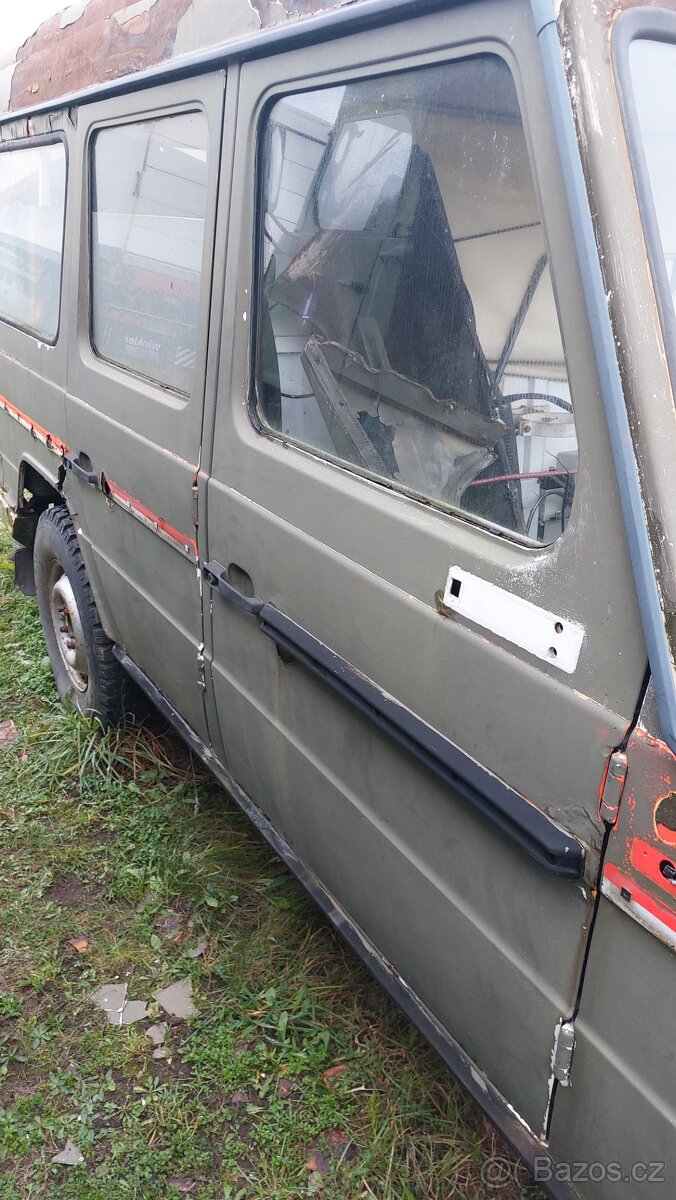 Mercedes G 280GE - sanitka - 13