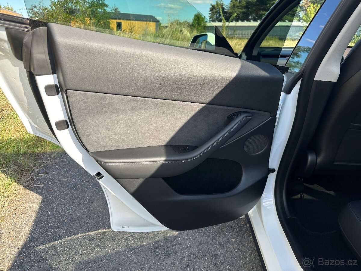 Tesla Model Y Long Range 2022 100 tis. km AMD Ryzen - 13