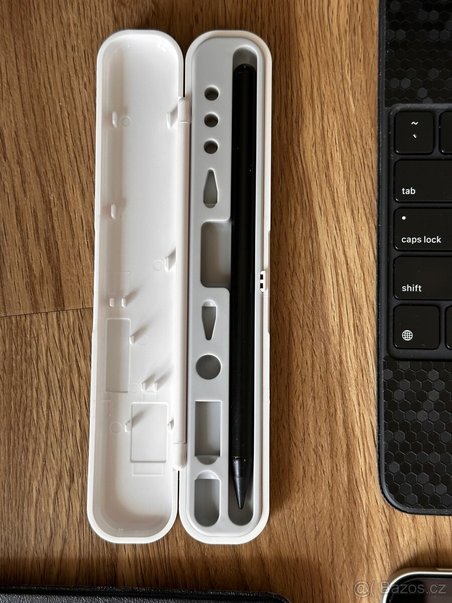 SLEVA Apple iPad M1 12,9” 128 GB s bohatým příslušenstvím - 13