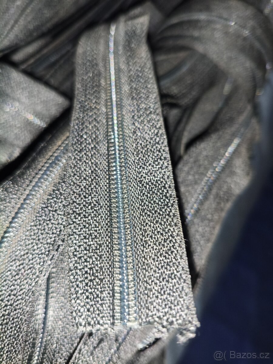 Prodám levně značkové zipy, plastová spirála, stanové - 13