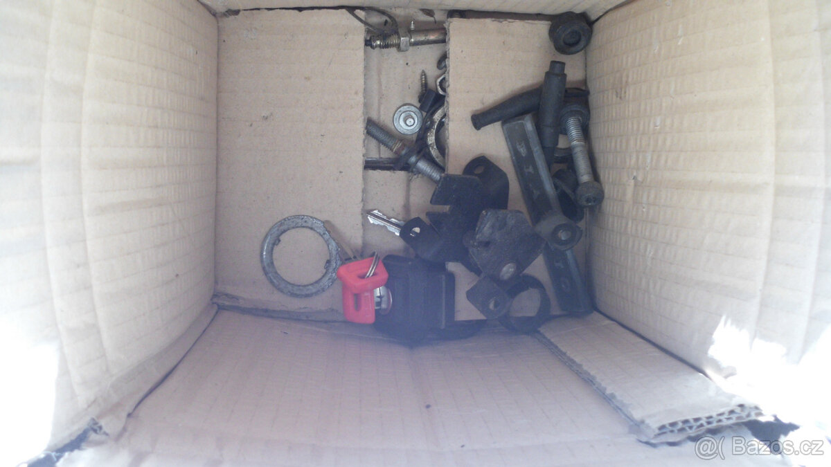 2x Piaggio Vespa 50 - 13