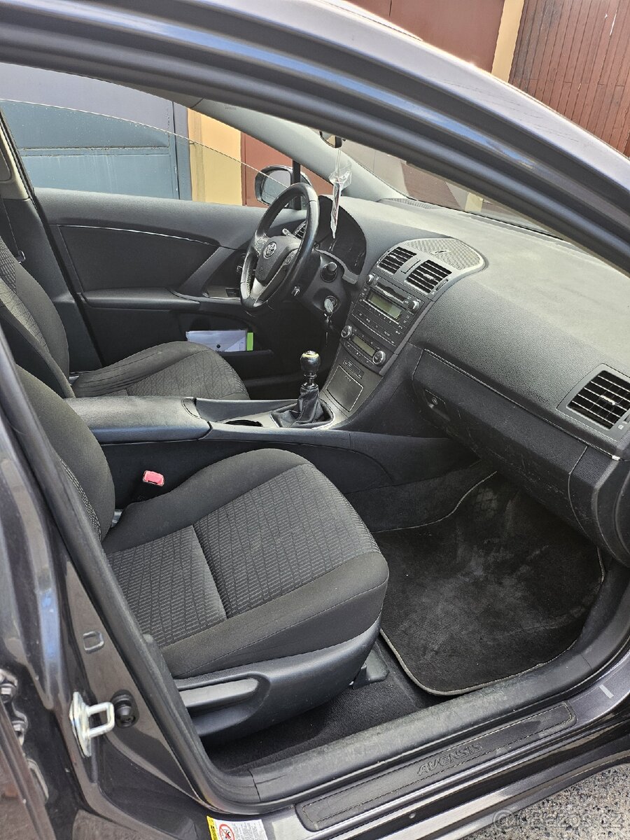 Toyota Avensis kombi ,2.0D-4D 93kW,klima - 13