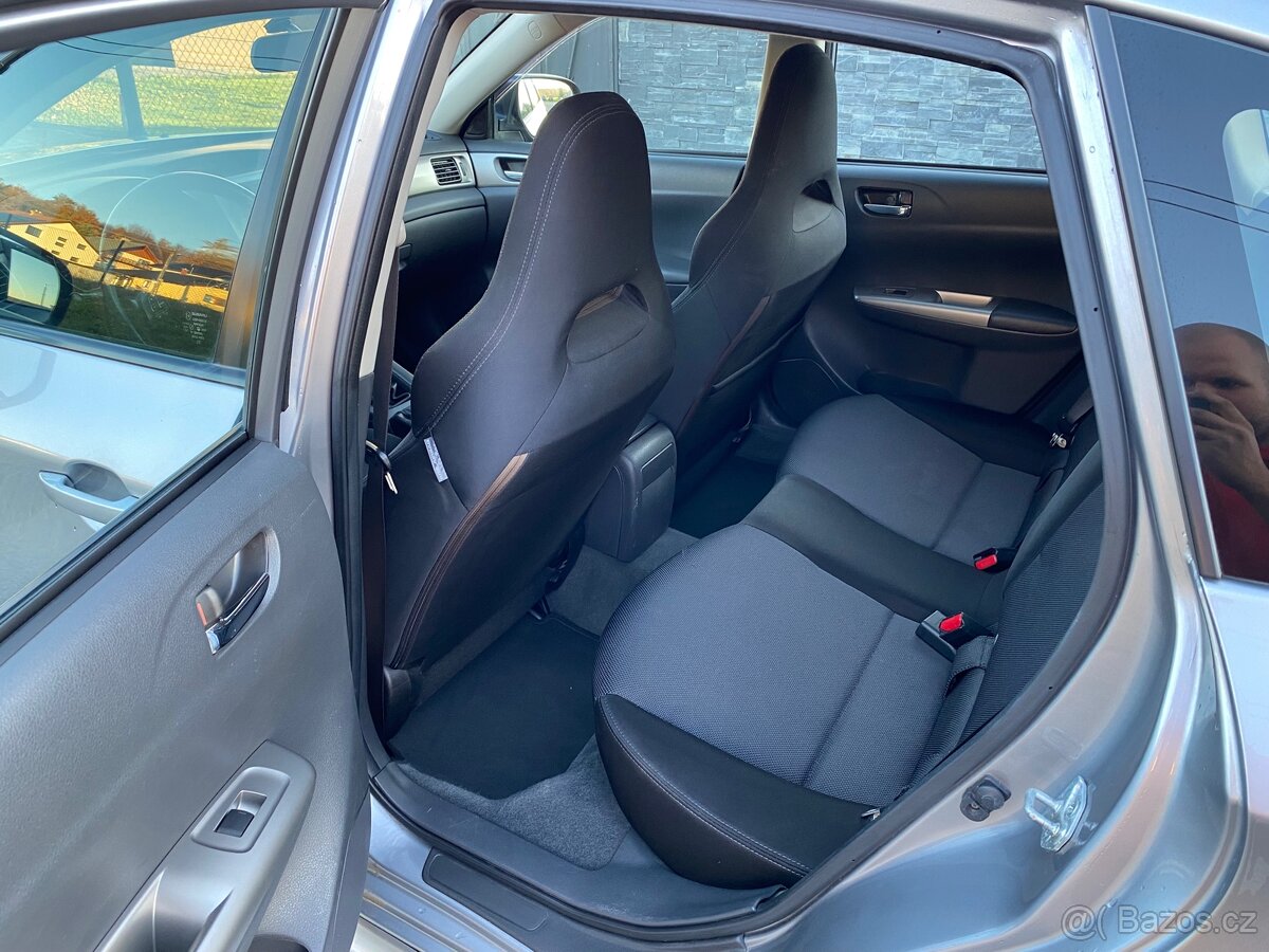 Subaru Impreza 2.0 R - 13