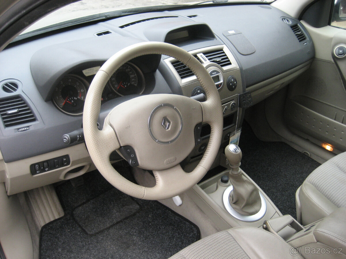 RENAULT MEGANE COMBI 2.0 - 13