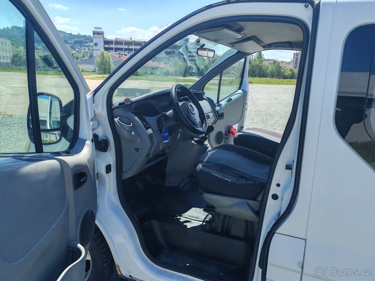 Opel Vivaro 1.9 2004 - 13