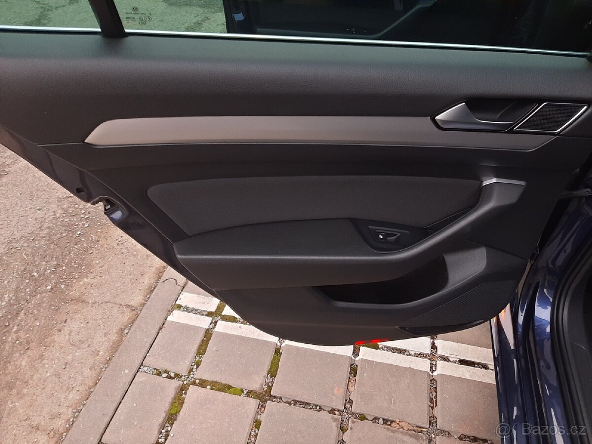 Volkswagen Passat B8 combi 2.0 TDI 110kW, 2017 - 13