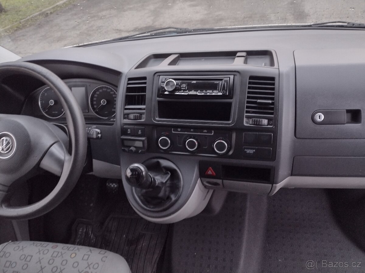 Volkswagen Transporter T5 2.0TDI - 13