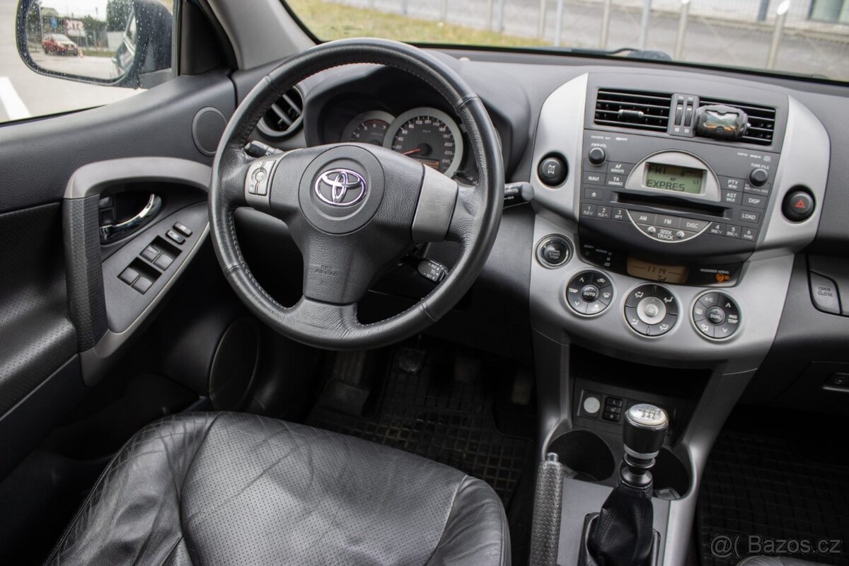 Toyota RAV4 2.2 D-4D - 13