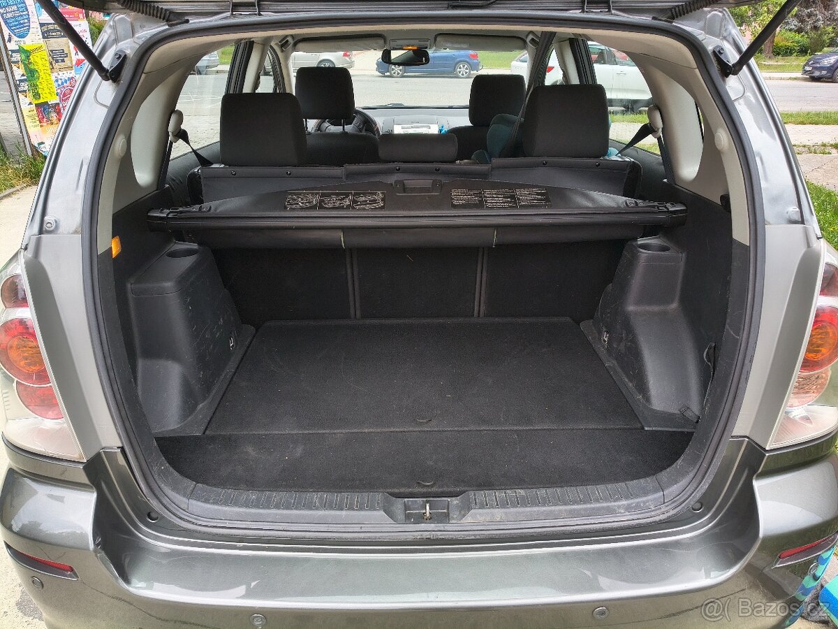 Toyota Corolla Verso - 13