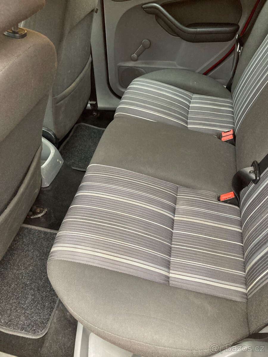 Ford Fokus.1,6/74kw Rv. 2008 Nová Stk. - 13