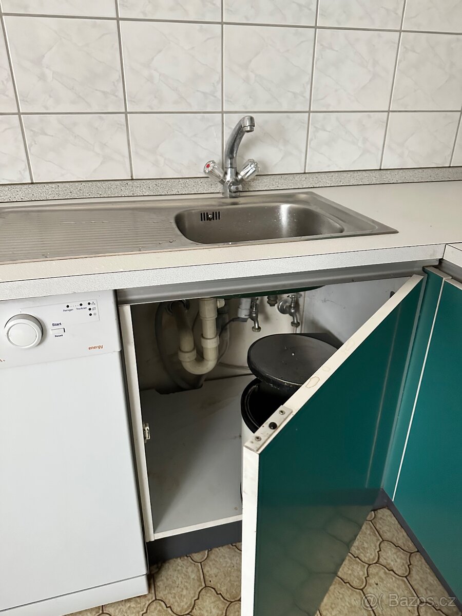 Retro zelená kuchyňská linka - 13