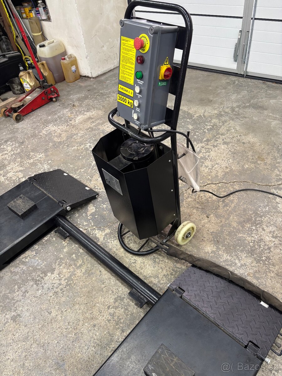 Nůžkový mobilní zvedák 3t - 13