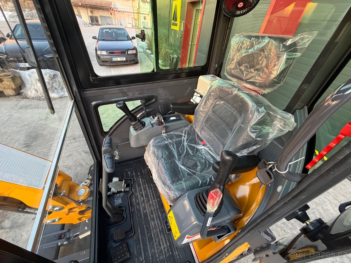 Minibagr Gorila G27SE PRO CAB - Sleva akce 59.000,- - 13