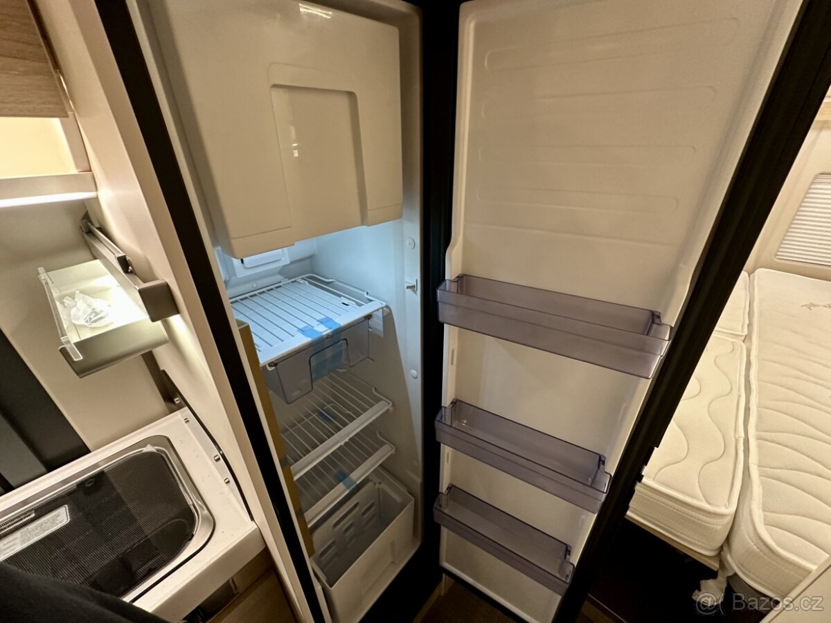 EURA MOBIL VAN 635 EB - 13