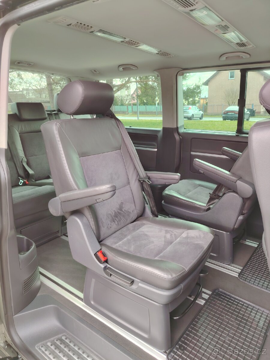 Volkswagen Multivan - 13