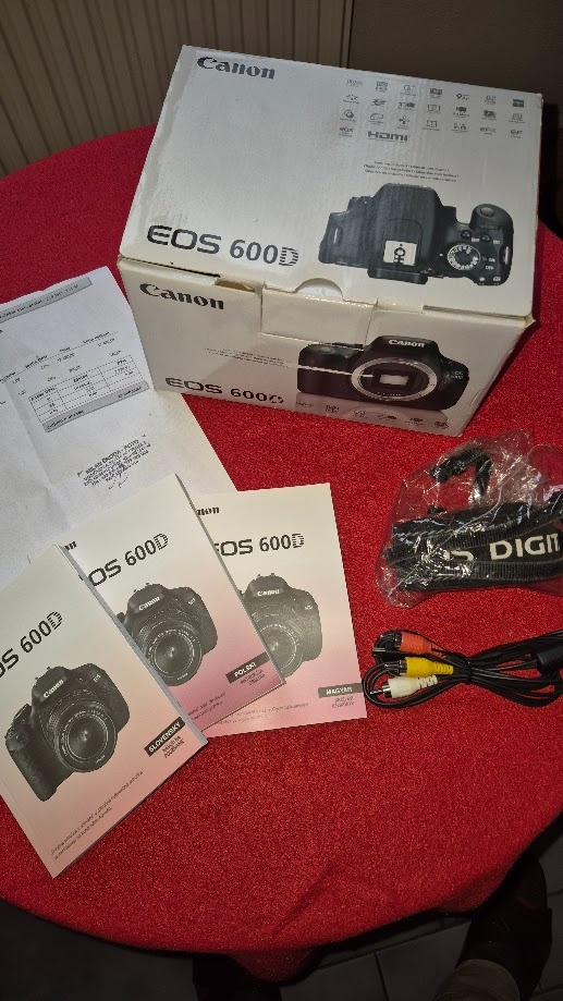 Fotoaparát Canon EOS 600D + 2x objektiv + příslušenství. - 13