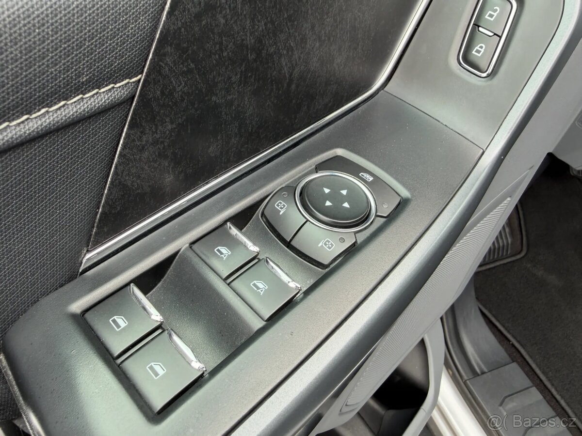 F-150 ROUGH COUNTRY 6 míst V8 - 13