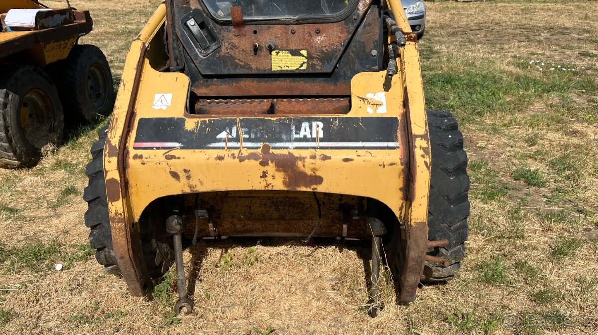 CATERPILLAR 226 4X4 - 13