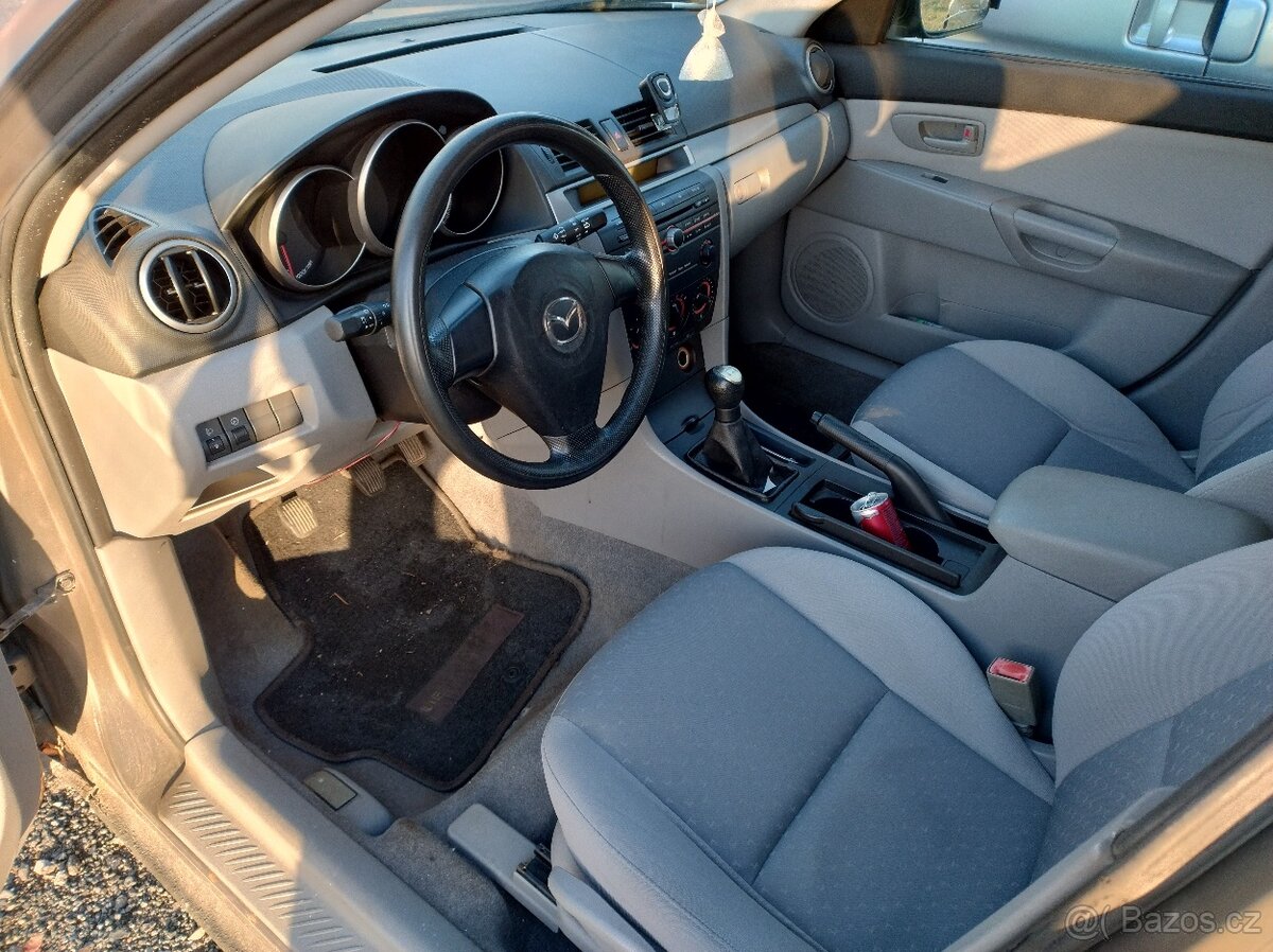 Mazda 3 2004 1,4i 62kW ZJ - díly - 13